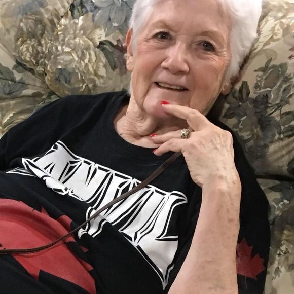 Meet your Posher, Molly - Picture 1 of 1